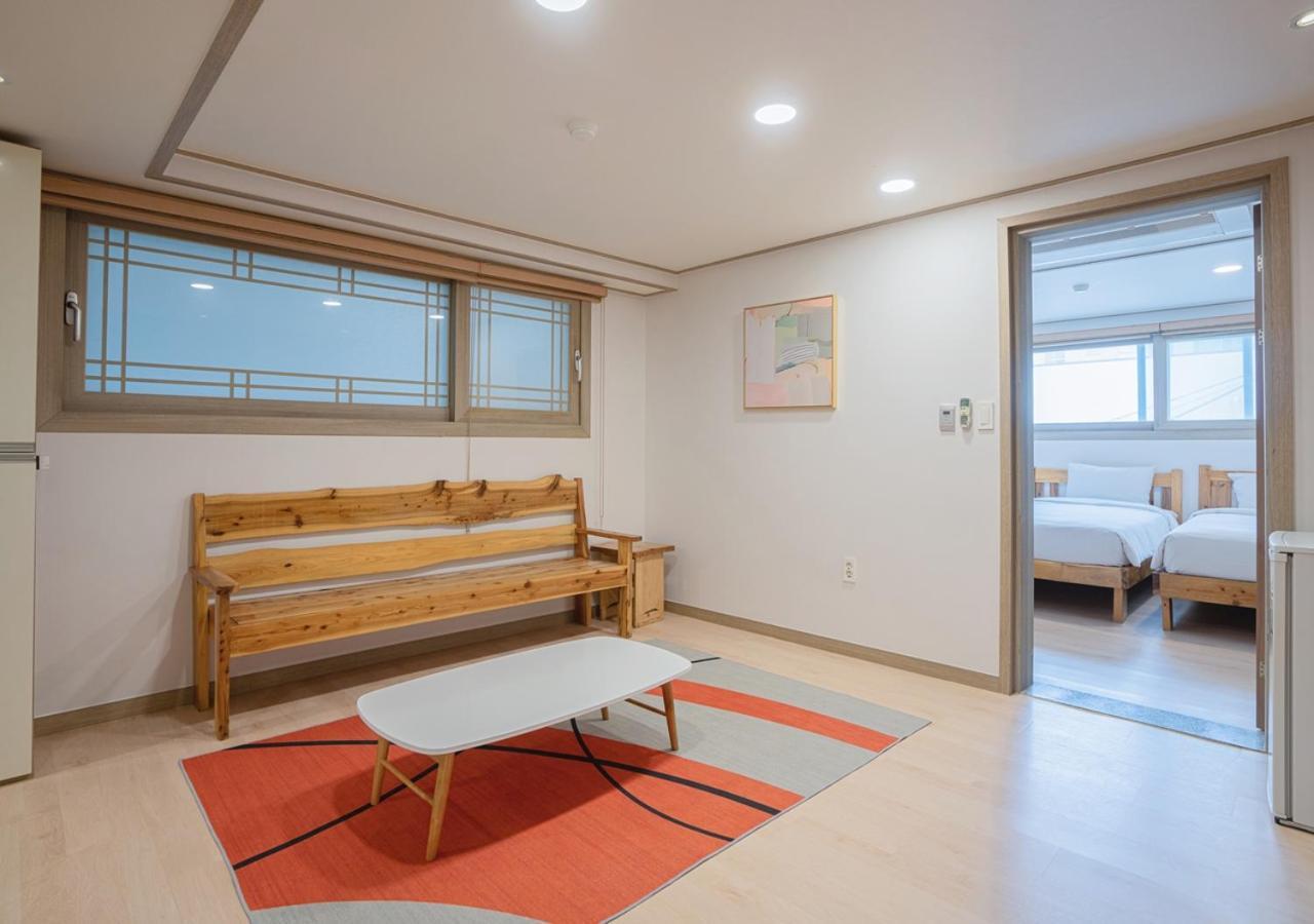 J2 Family Hotel Jeju Extérieur photo