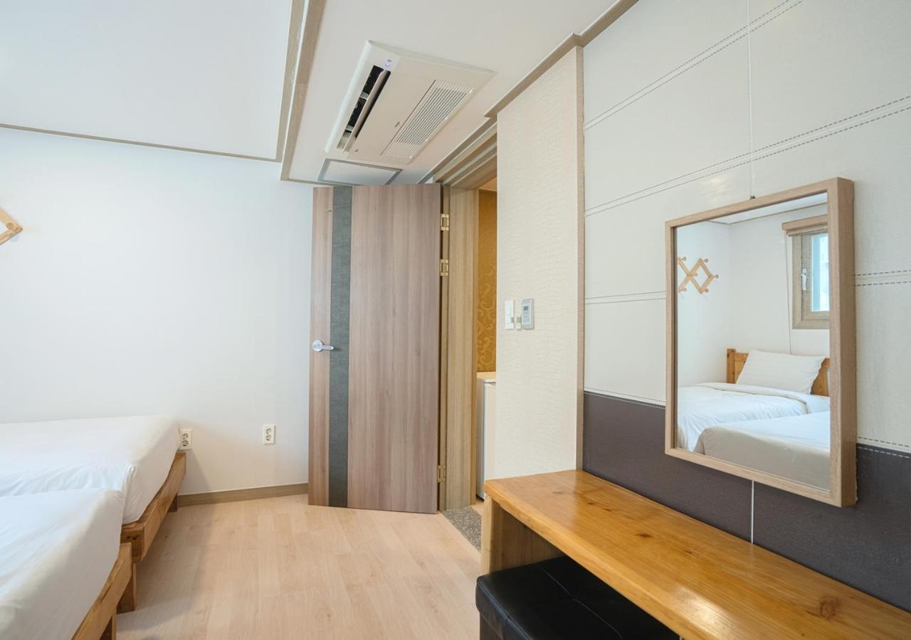 J2 Family Hotel Jeju Extérieur photo