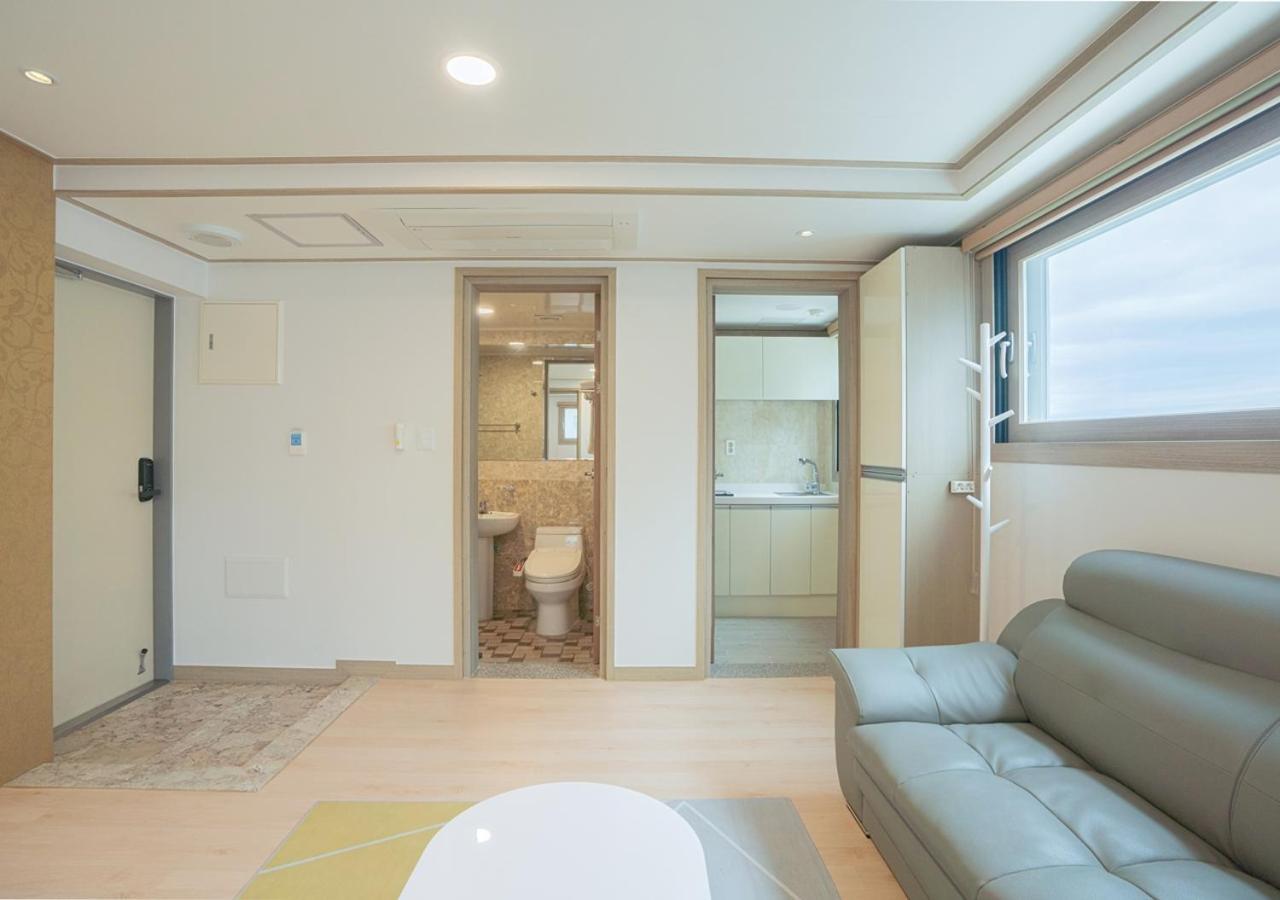 J2 Family Hotel Jeju Extérieur photo
