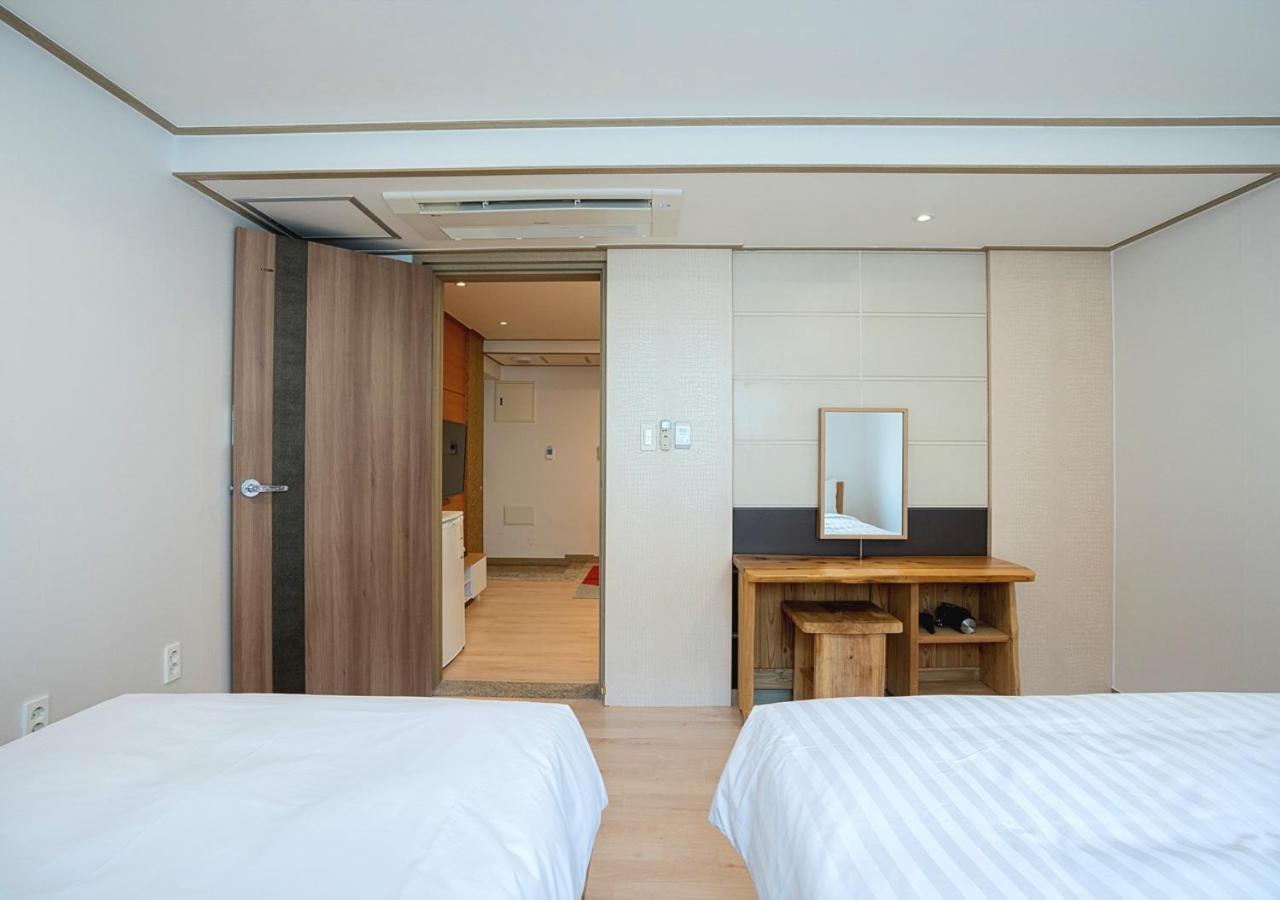 J2 Family Hotel Jeju Extérieur photo