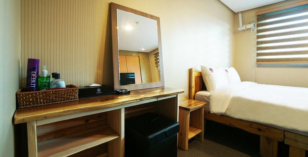 J2 Family Hotel Jeju Extérieur photo