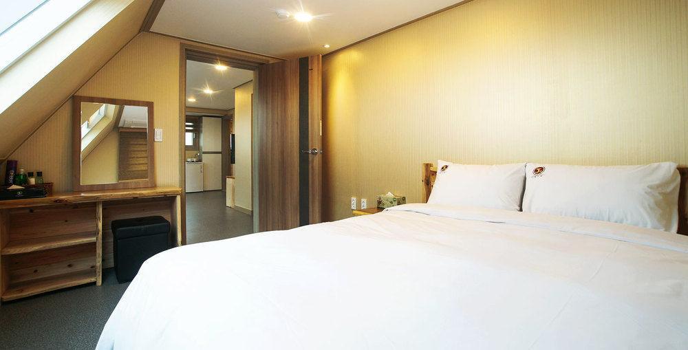 J2 Family Hotel Jeju Extérieur photo