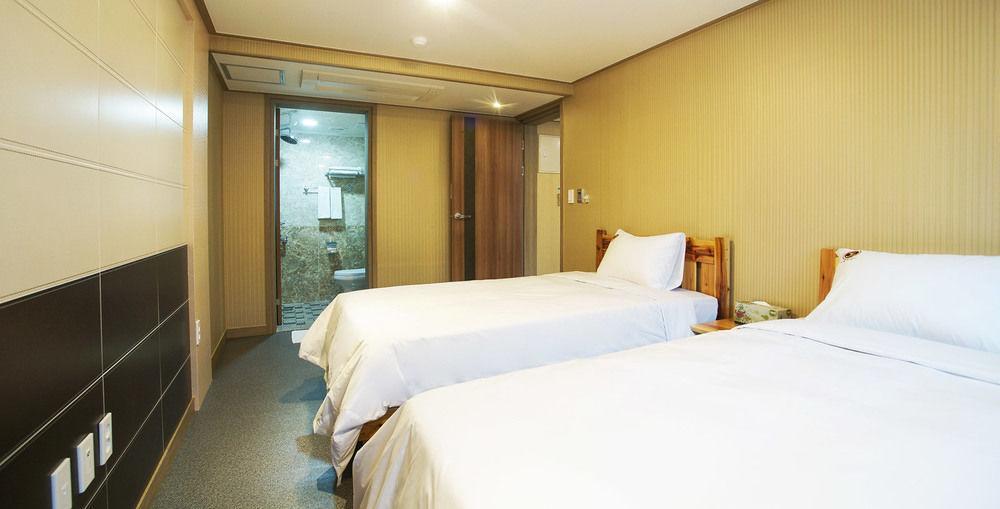 J2 Family Hotel Jeju Extérieur photo