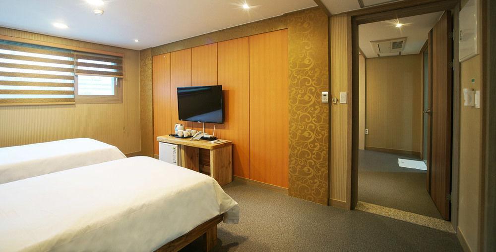 J2 Family Hotel Jeju Extérieur photo