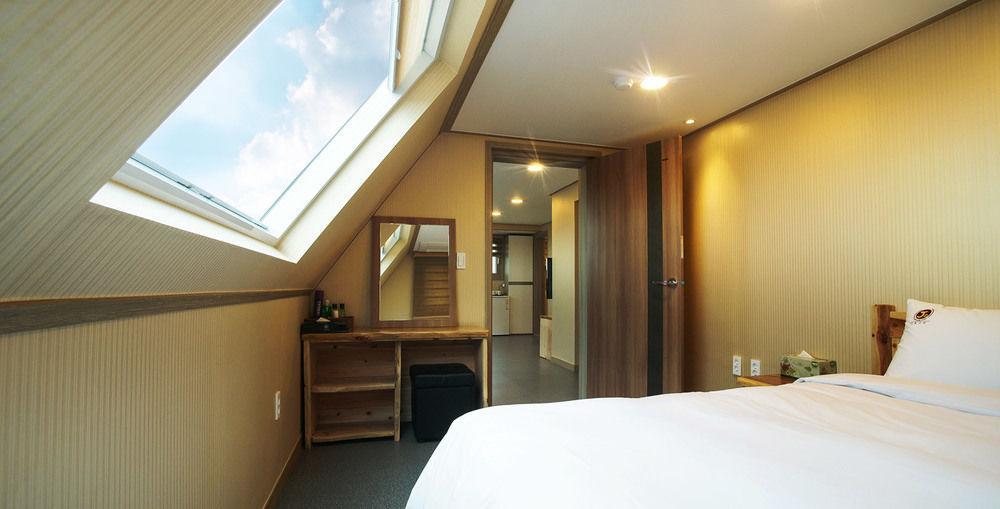 J2 Family Hotel Jeju Extérieur photo