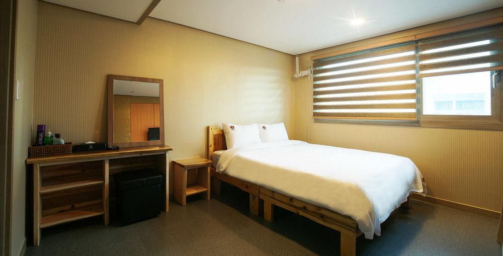 J2 Family Hotel Jeju Extérieur photo