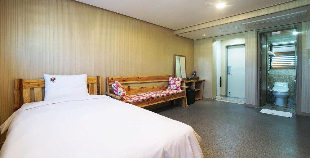 J2 Family Hotel Jeju Extérieur photo
