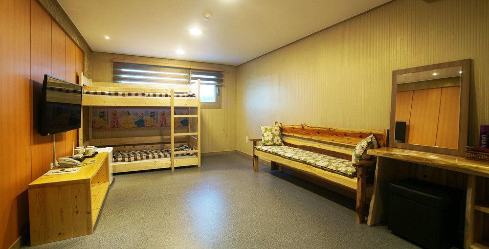 J2 Family Hotel Jeju Extérieur photo