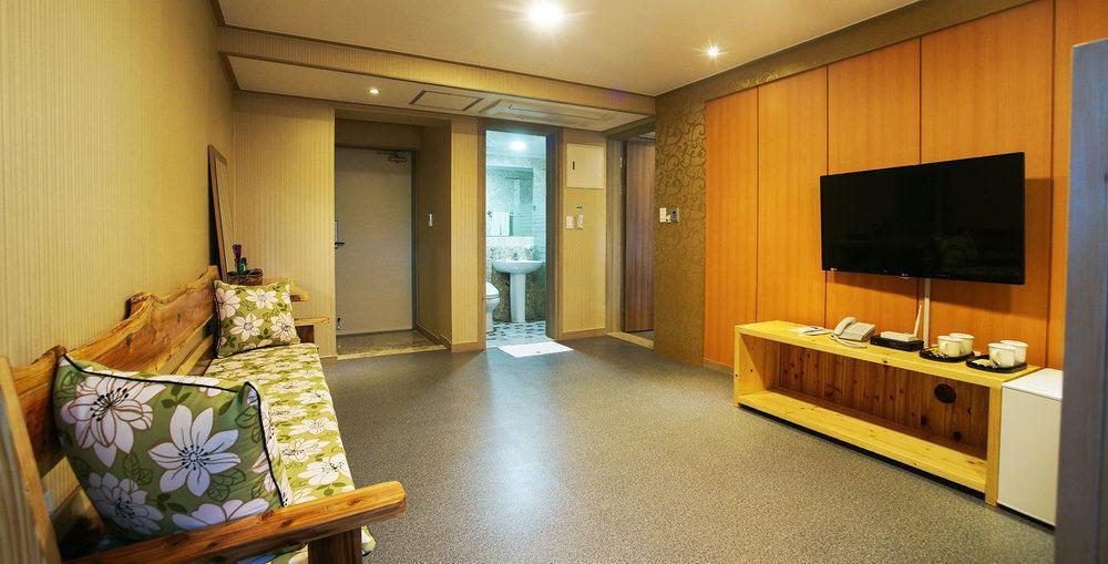 J2 Family Hotel Jeju Extérieur photo