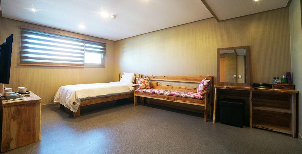 J2 Family Hotel Jeju Extérieur photo