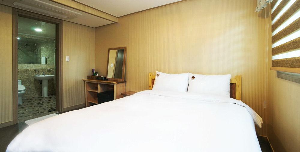 J2 Family Hotel Jeju Extérieur photo