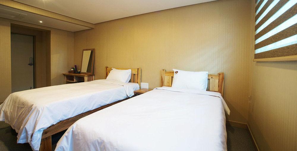 J2 Family Hotel Jeju Extérieur photo