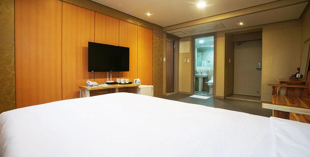 J2 Family Hotel Jeju Extérieur photo