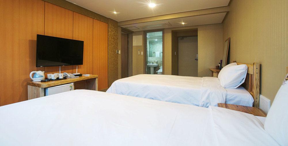 J2 Family Hotel Jeju Extérieur photo