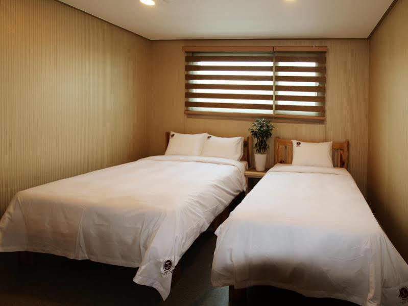 J2 Family Hotel Jeju Extérieur photo